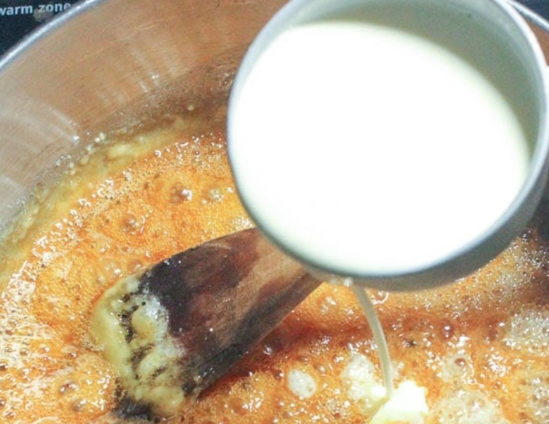 Gingerbread Cake with Salted Caramel step 7