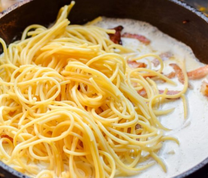 Carbonara Pasta with Egg step 6