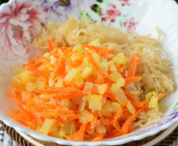 Salad with Sauerkraut and Sausage step 7