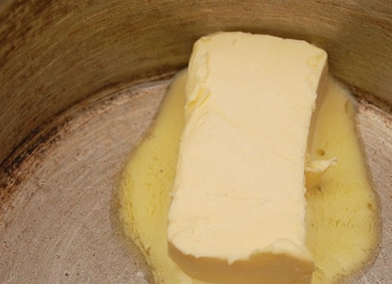 Milk Sauce step 1