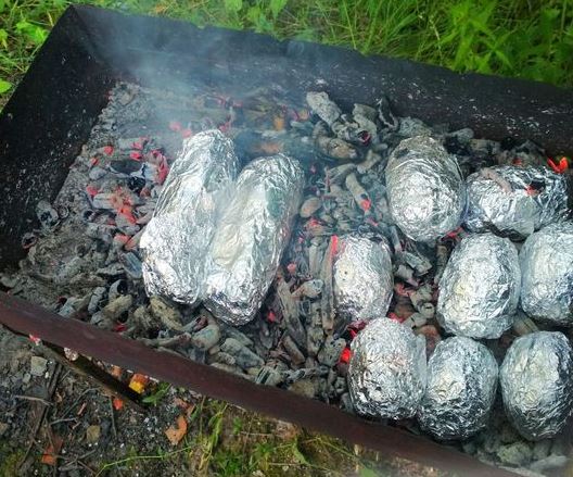 Young Potatoes and Zucchini Baked in Coals on the Grill step 4
