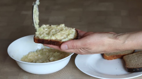 Fried Sandwiches with Onions step 4