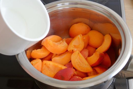 Sambuc from Apricots step 3
