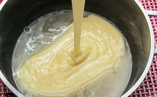 Condensed Milk Jelly with Chocolate step 3