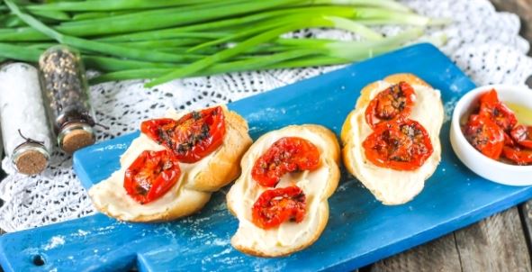 Bruschetta with Sun-Dried Tomatoes step 3