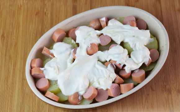 Potato Casserole with Sausages and Hard Cheese step 4