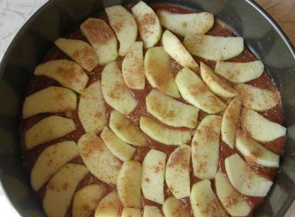 Chocolate Cake with Apples and Cinnamon step 6