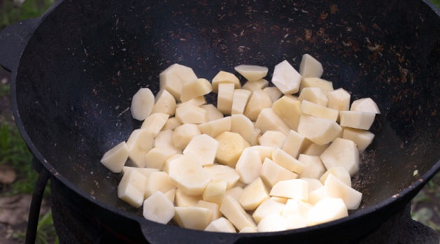 Stew with Potatoes and Rice (in a Cauldron) step 5