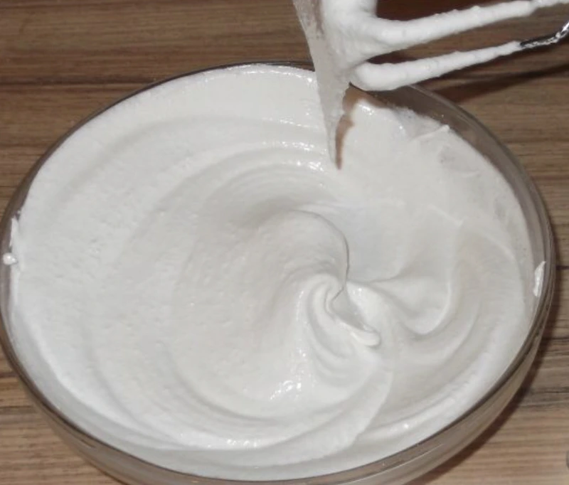 Meringue Cakes step 4