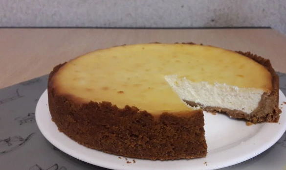 Curd Cheesecake with Lemon Zest