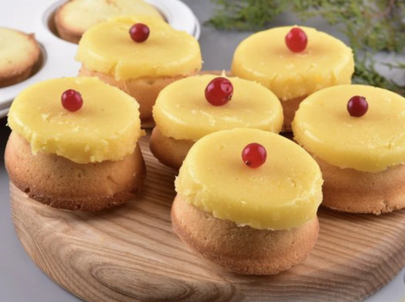 Sponge Cake with Lemon Curd