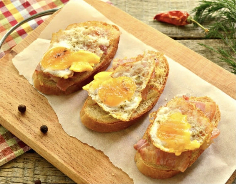 Toast with Bacon and Quail Eggs step 10