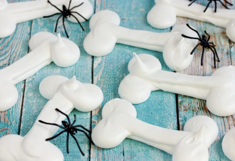 Meringue “Bones” for Halloween