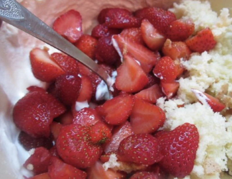 Strawberry Cake “Angel’s Lips” step 12