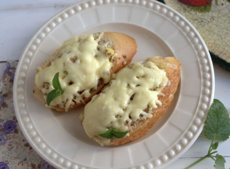 Hot Saury Sandwiches (in the Oven)