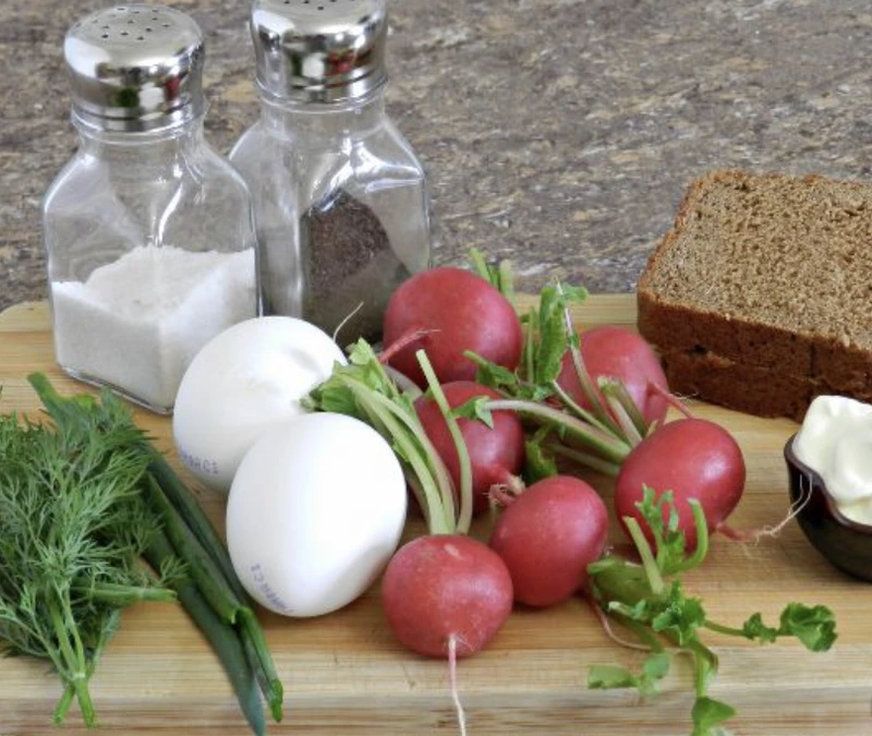 Radish Sandwiches step 1