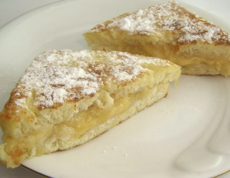 French Toast with Bananas and Cheese