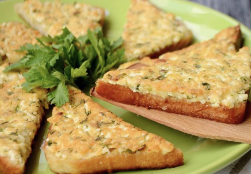 Hot Sandwiches with Feta Cheese and Green Onions (in a Pan)