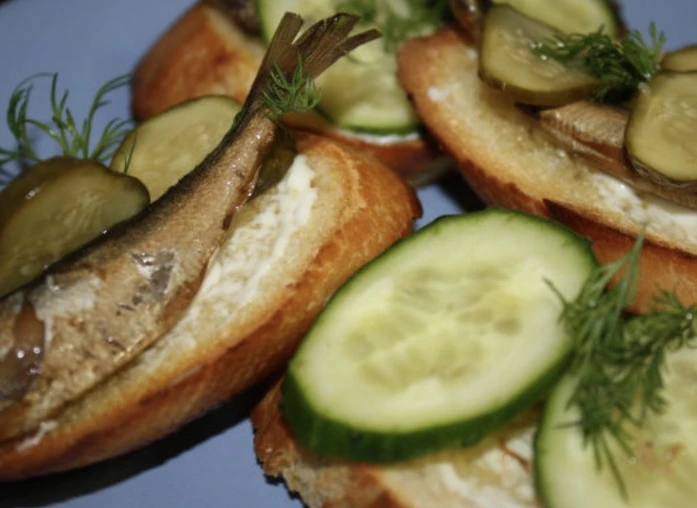 Sandwiches with Sprats and Cucumbers step 14