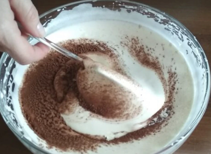Chocolate Cake with Tangerine Cream step 2