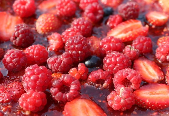 Cheesecake with Fresh Berries step 10