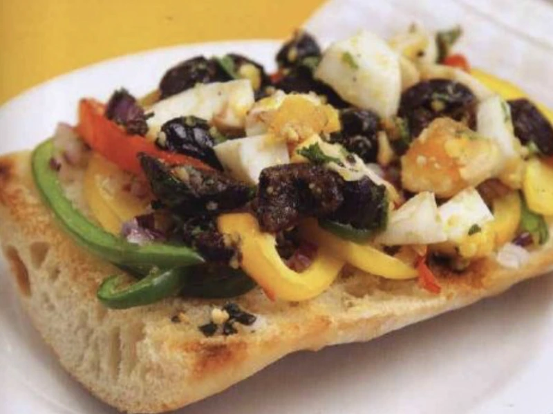 Sandwiches with Pepper, Olives and Eggs