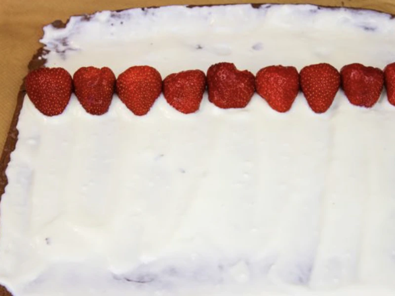 Chocolate Roll with Cream Cheese Cream and Strawberries step 10