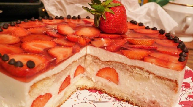 Cheesecake with Strawberries “Strawberry ICE”