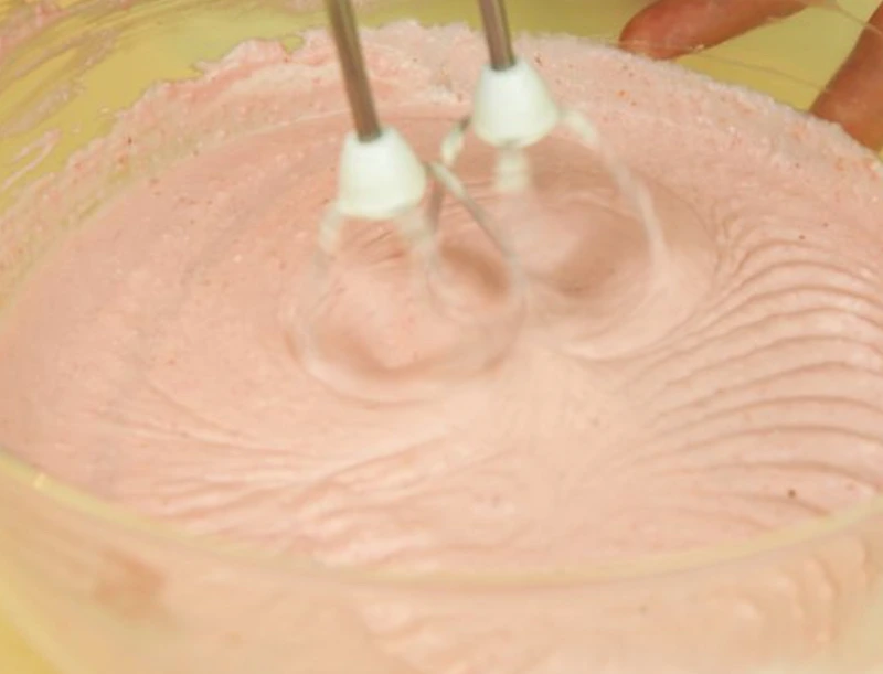 Strawberry Curd Mousse Cake with Vanilla Biscuit step 14