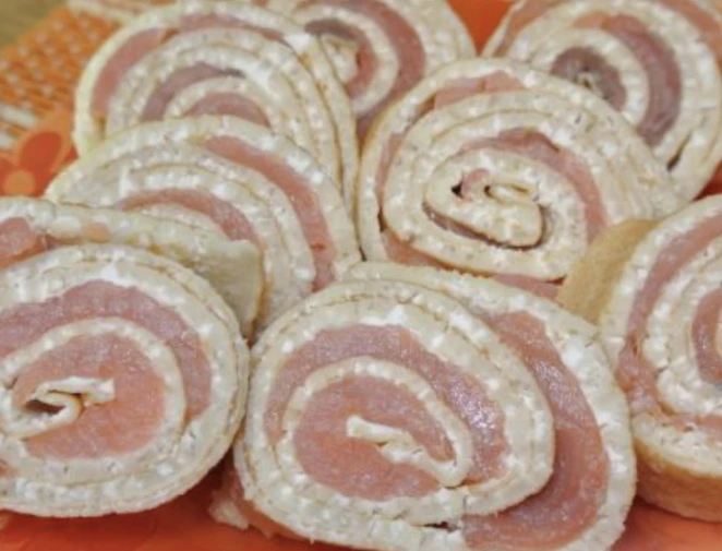 Pancake Rolls with Salmon and Cream Cheese