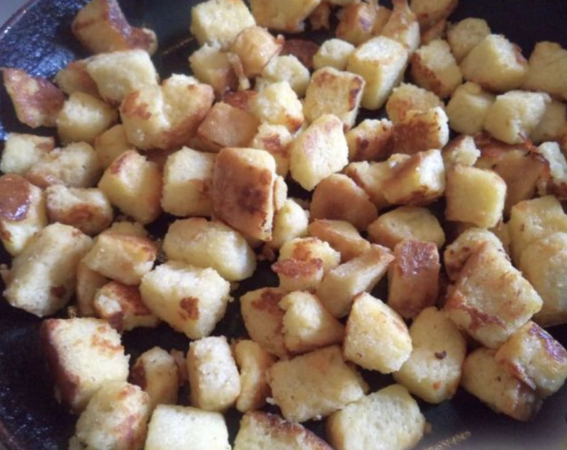 Croutons with Grated Cheese and Eggs step 9