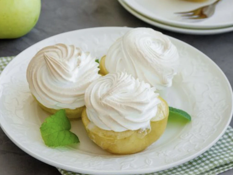 Apples with Jam Baked under Meringue