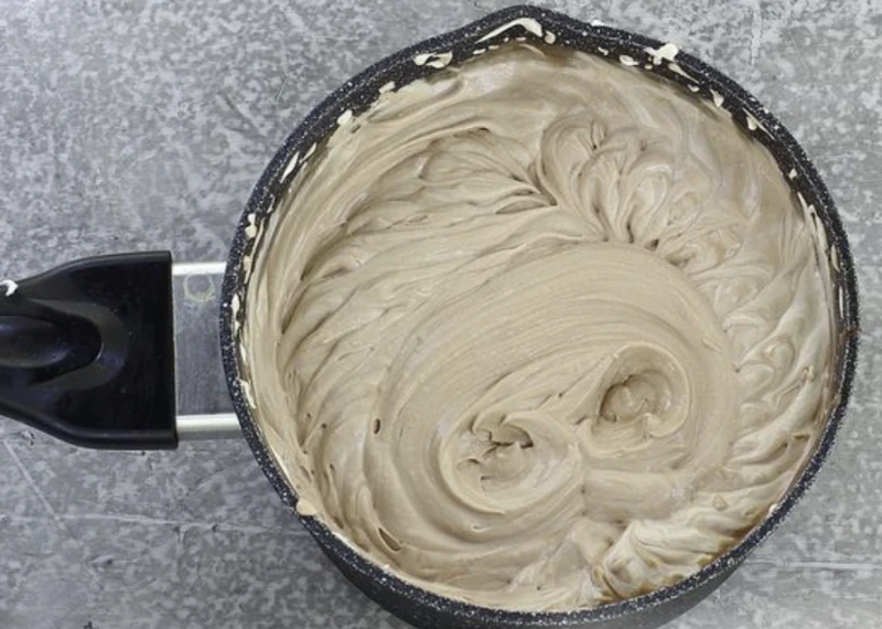 Chocolate Mousse Cake with Biscuit step 26