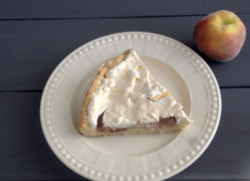 Peach and Meringue Pie step 10