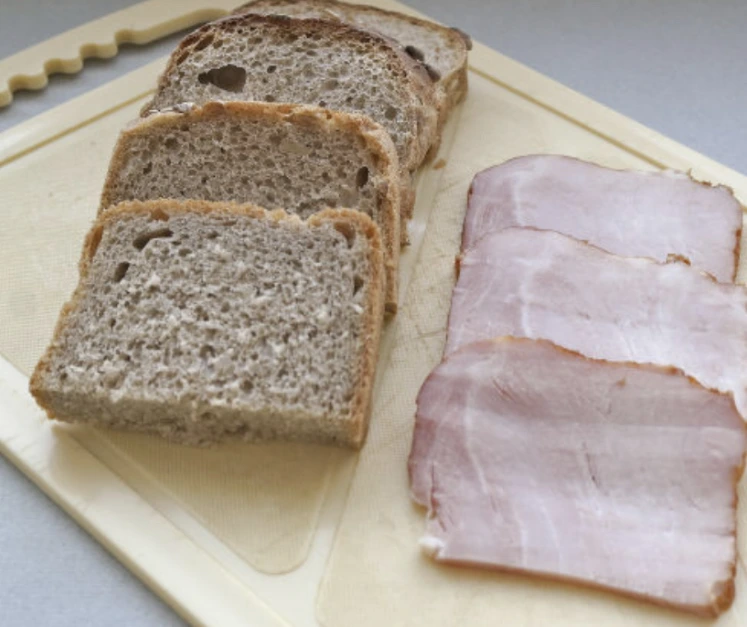 Sandwiches with Homemade Frankfurt Sauce and Pork Neck step 1