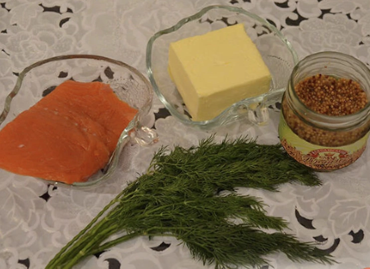 Smoked Salmon Oil (for Sandwiches) step 1