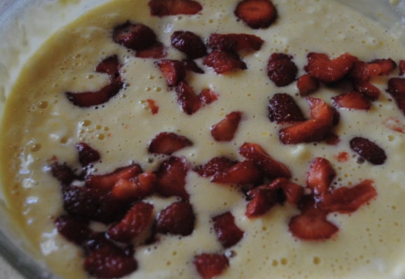 Strawberry Sponge Cake in a Slow Cooker step 5