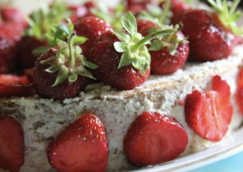 Strawberry Cake “Angel’s Lips”