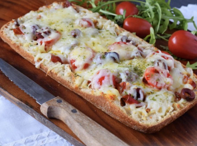 Pizza in Bread