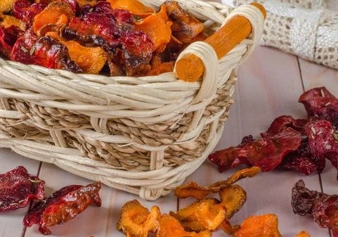Beet and Carrot Vegetable Chips