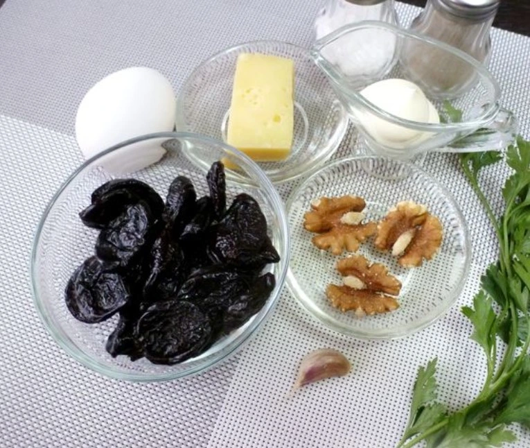 Stuffed Prunes step 1