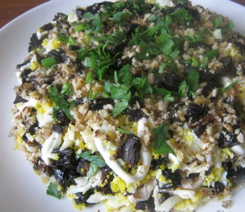 Chicken Salad with Prunes “Ladies Whim”