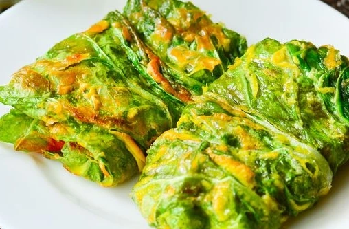 Peking Cabbage Rolls with Tomatoes and Cheese
