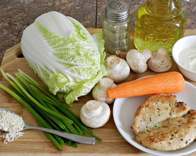 Rustle Salad with Chinese Cabbage, Chicken and Mushrooms step 1