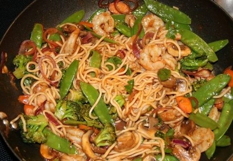 Asian-Style Shrimp with Vegetables and Wok Noodles