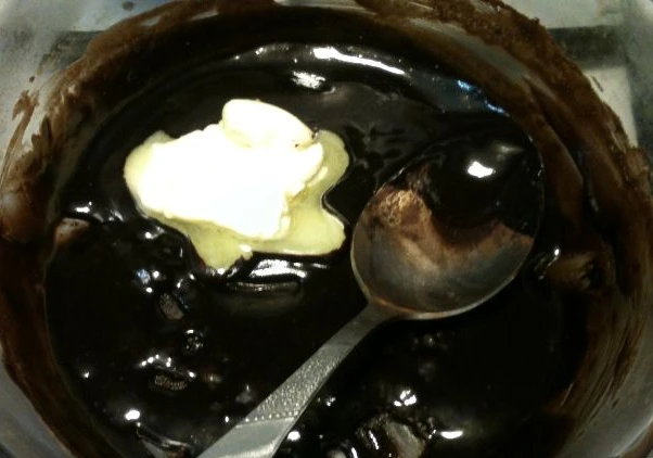 Glitter Chocolate Glaze step 4