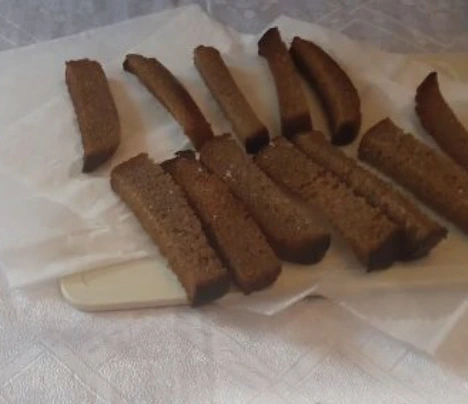 Croutons with Garlic Sauce, for Beer step 4