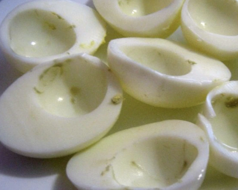 Eggs Stuffed with Canned Fish step 3