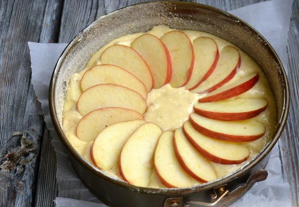 Curd Charlotte with Apples step 11