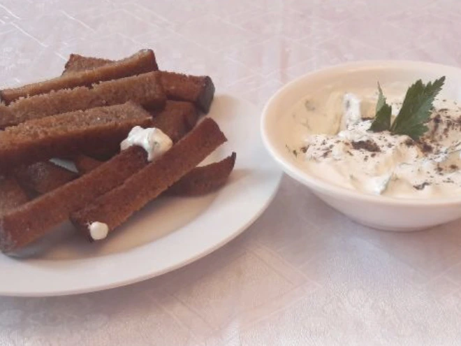 Croutons with Garlic Sauce, for Beer